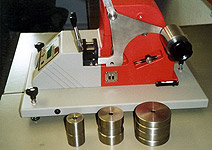 Elmendorf textile tearing machine